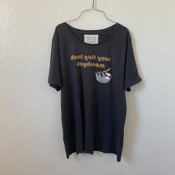 Kisses on Cotton sloth t-shirt - Picture 1 of 2
